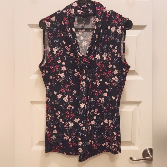 PREMISE Floral Sleeveless Knot Tie Front Blouse - Picture 2 of 7